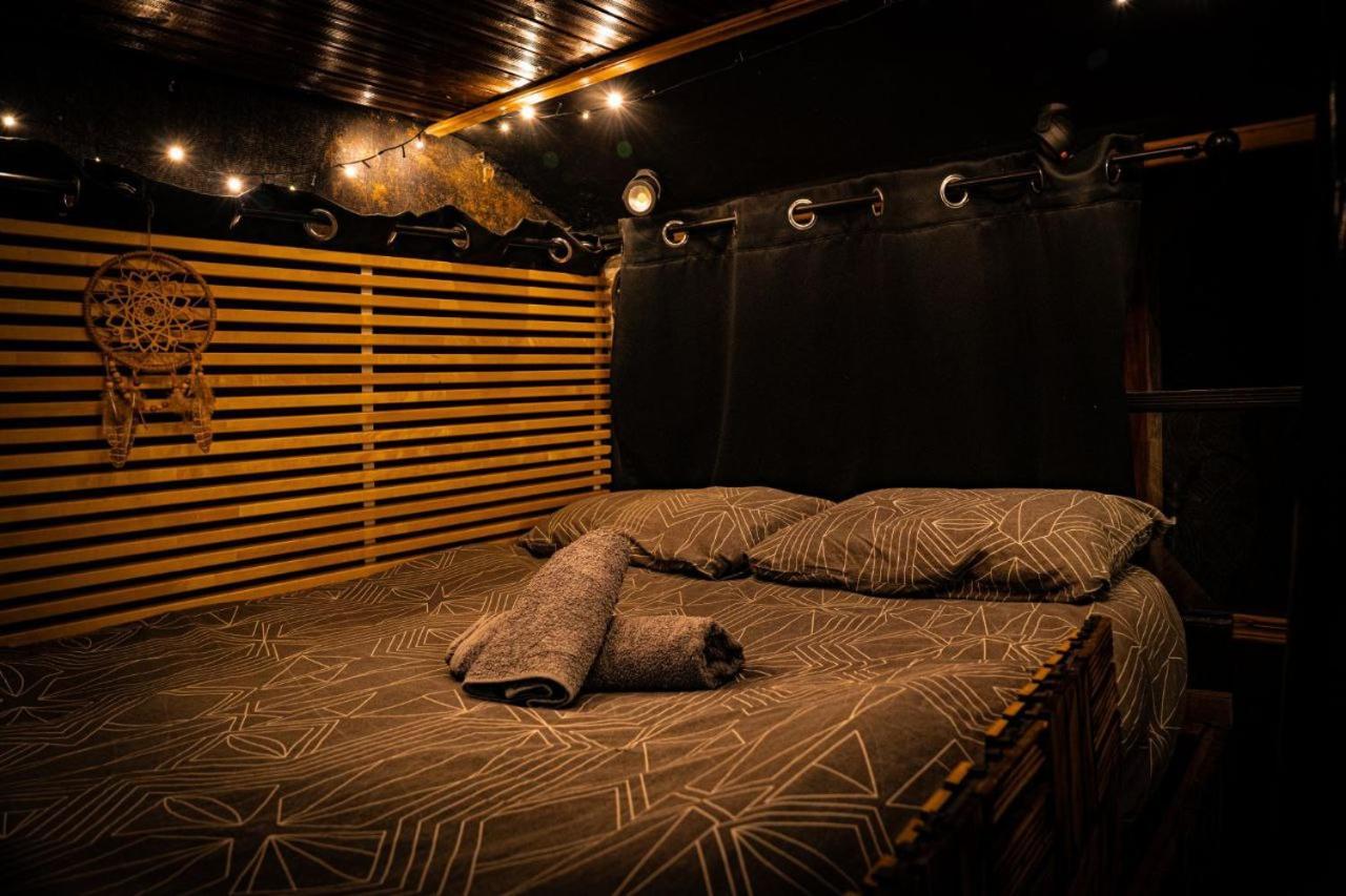 - Magic Bus - Hotel Klorakas Exterior photo